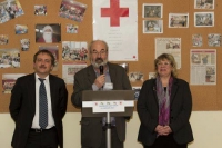 avec le Président du Comité local de la Croix Rouge